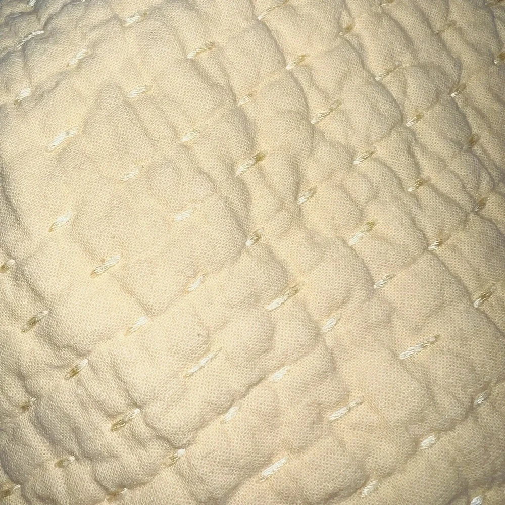 Pottery Barn  2 Yellow Quilted Stitch Standard Pillow Shams Tie Closure  19 x 25